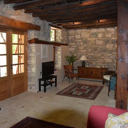 Riverside Cottage Kato Platres Exterior foto